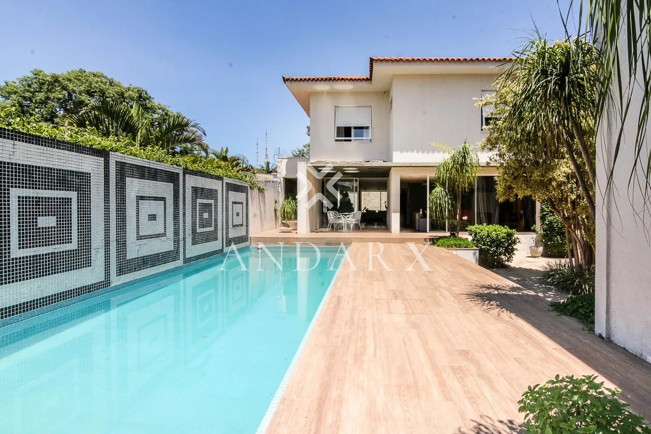 Casa com 4 suítes à venda em Pacaembu, São Paulo, por R$ 3.900.000