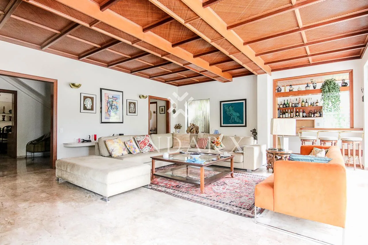 Casa com 3 suítes à venda em Pacaembu, São Paulo, por R$ 3.500.000