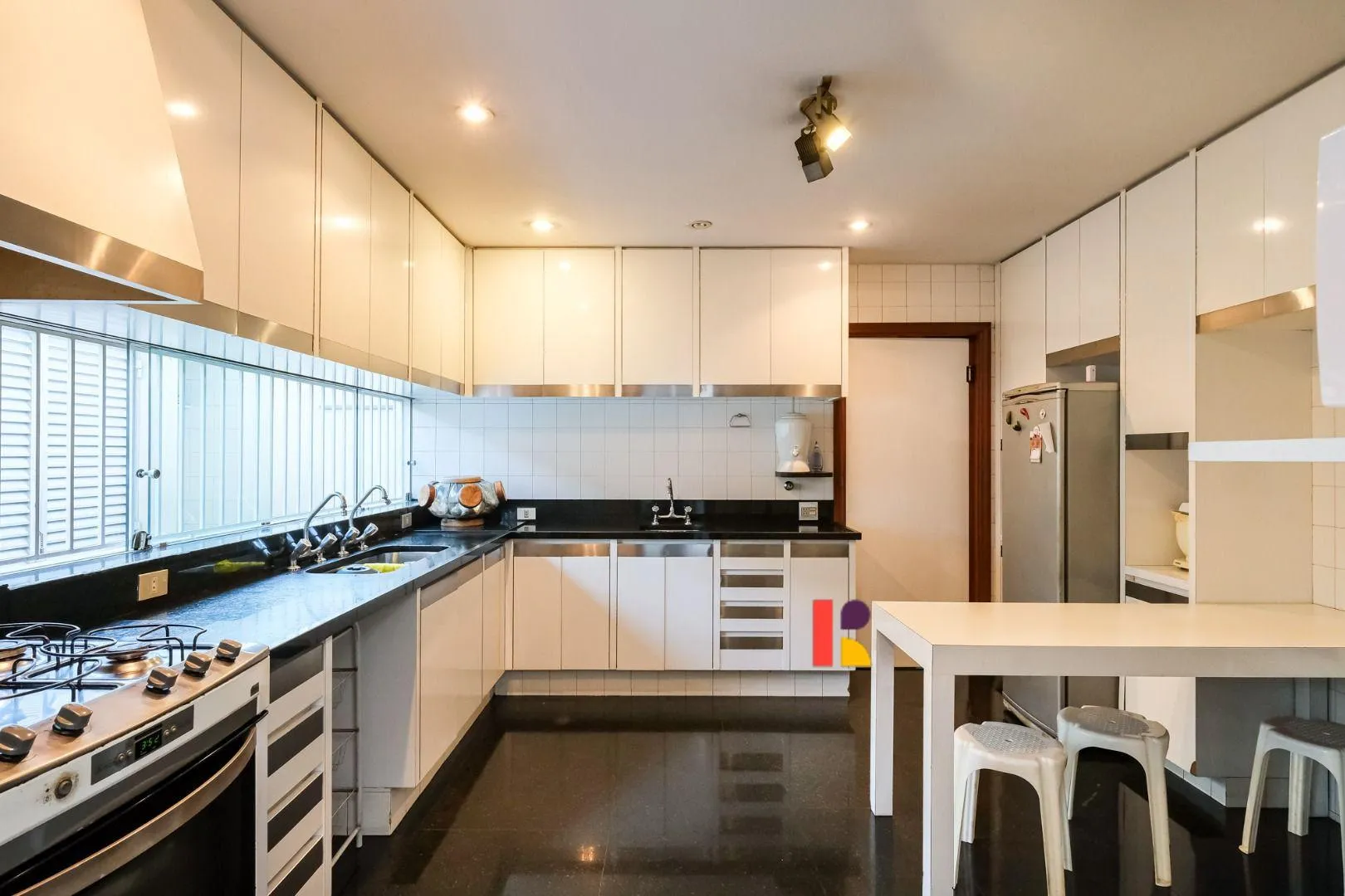 Casa com 4 suítes à venda em Alto De Pinheiros, São Paulo, por R$ 9.500.000 Imagem 9
