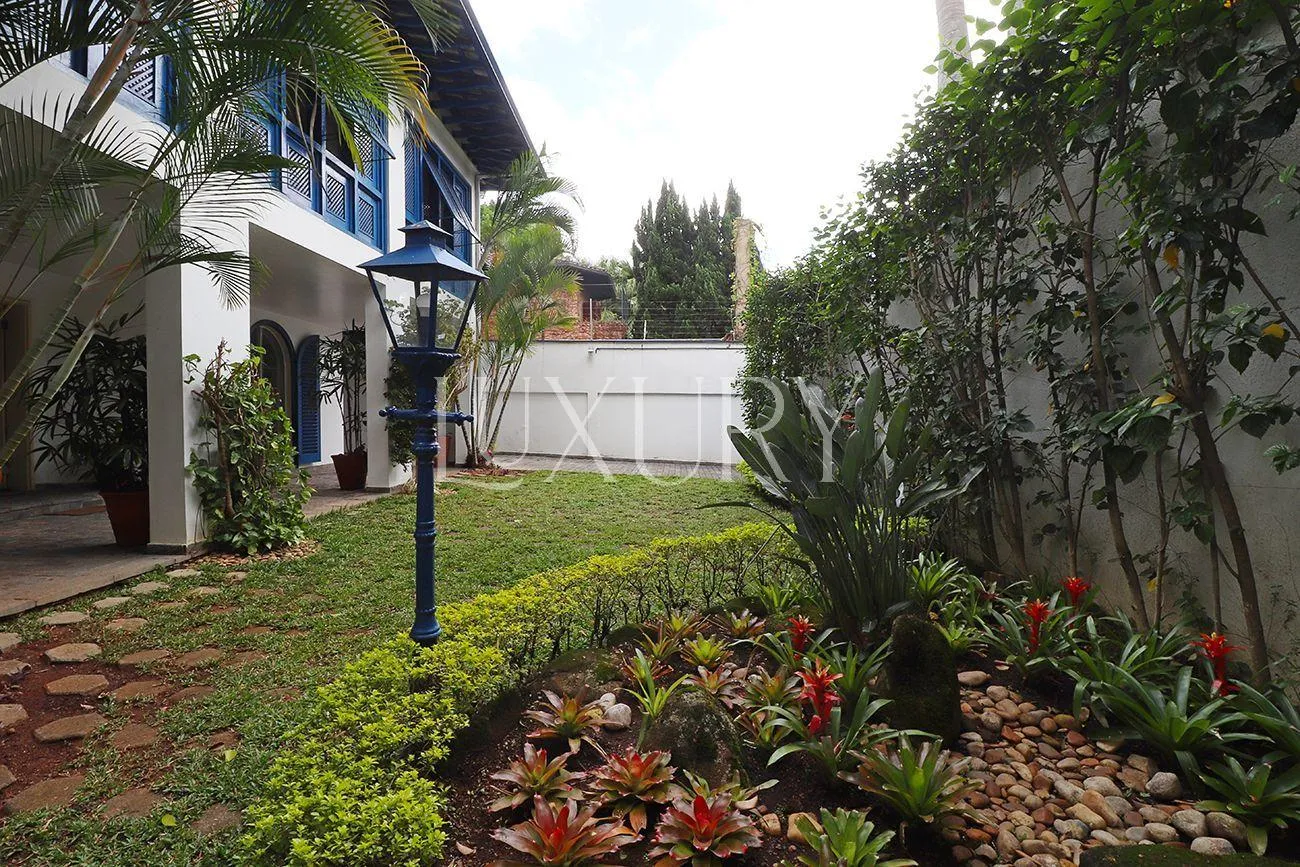 Casa com 3 suítes à venda em Alto De Pinheiros, São Paulo, por R$ 3.799.000 Imagem 3