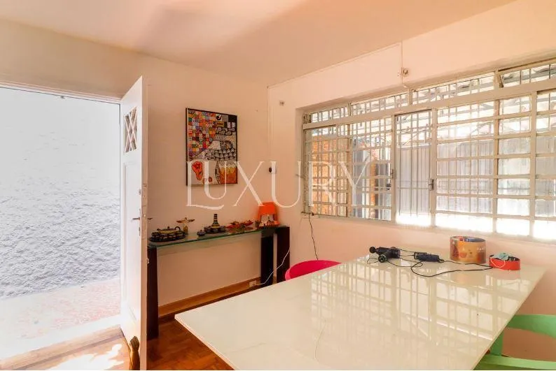 Casa com 1 suítes à venda em Jardim Europa, São Paulo, por R$ 2.500.000 Imagem 2
