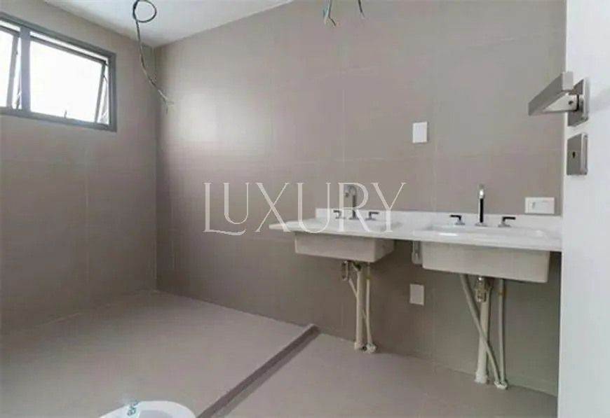Apartamento com 4 suítes à venda em Vila Madalena, São Paulo, por R$ 6.500.000 Imagem 11