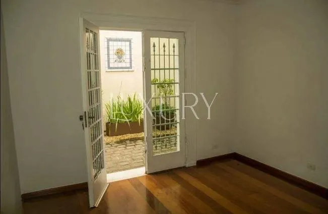 Casa com 2 suítes à venda em Jardim Europa, São Paulo, por R$ 8.600.000 Imagem 19