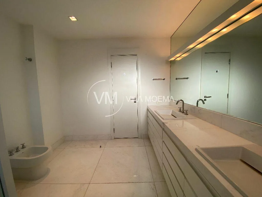 Apartamento com 3 suítes à venda em Moema, São Paulo, por R$ 3.700.000 Imagem 16