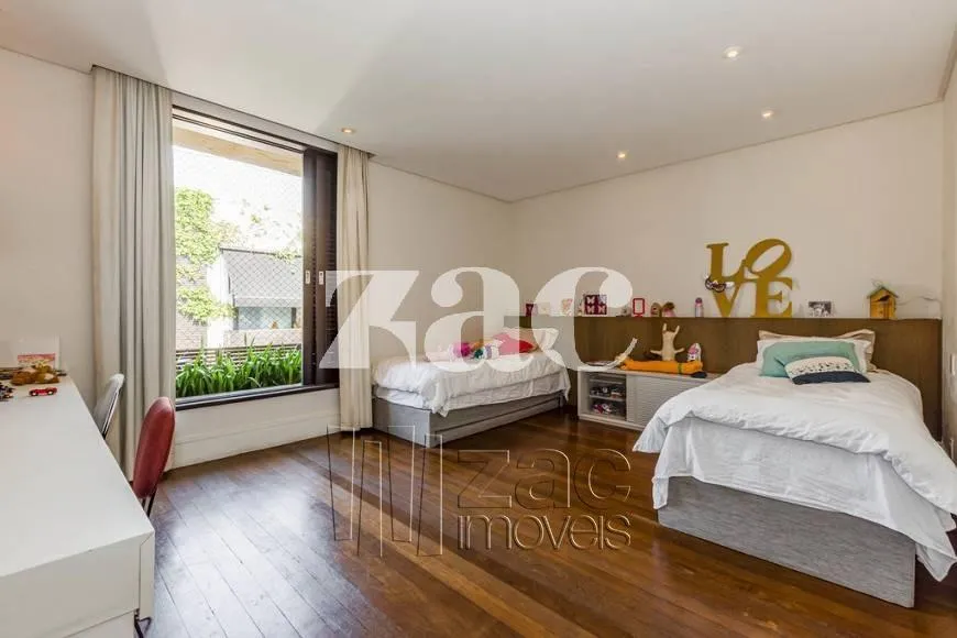 Casa com 4 suítes à venda em Jardim Europa, São Paulo, por R$ 30.000.000 Imagem 9