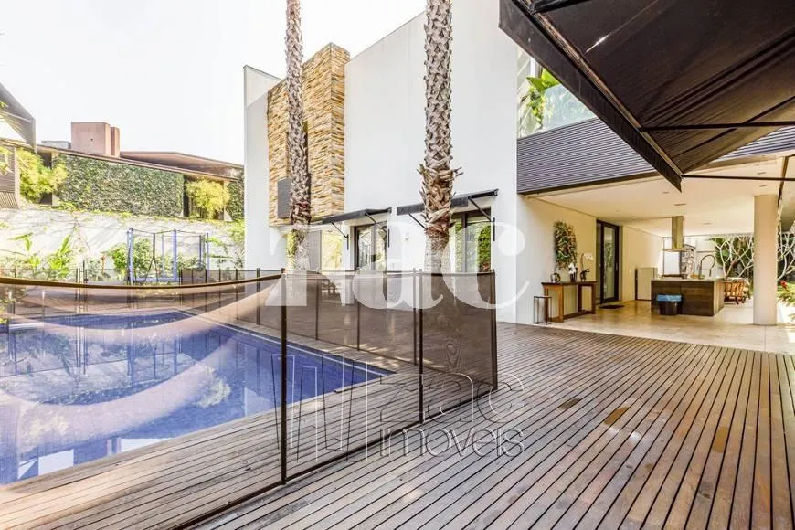 Casa com 4 suítes à venda em Jardim Europa, São Paulo, por R$ 30.000.000 Imagem 16