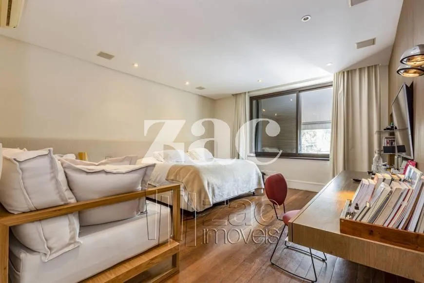 Casa com 4 suítes à venda em Jardim Europa, São Paulo, por R$ 30.000.000 Imagem 11