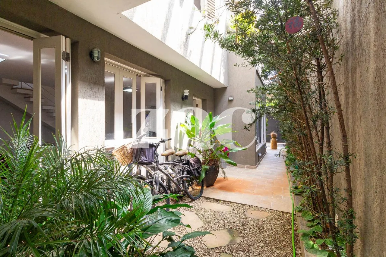 Casa com 1 suítes à venda em Jardim Paulista, São Paulo, por R$ 3.900.000 Imagem 2