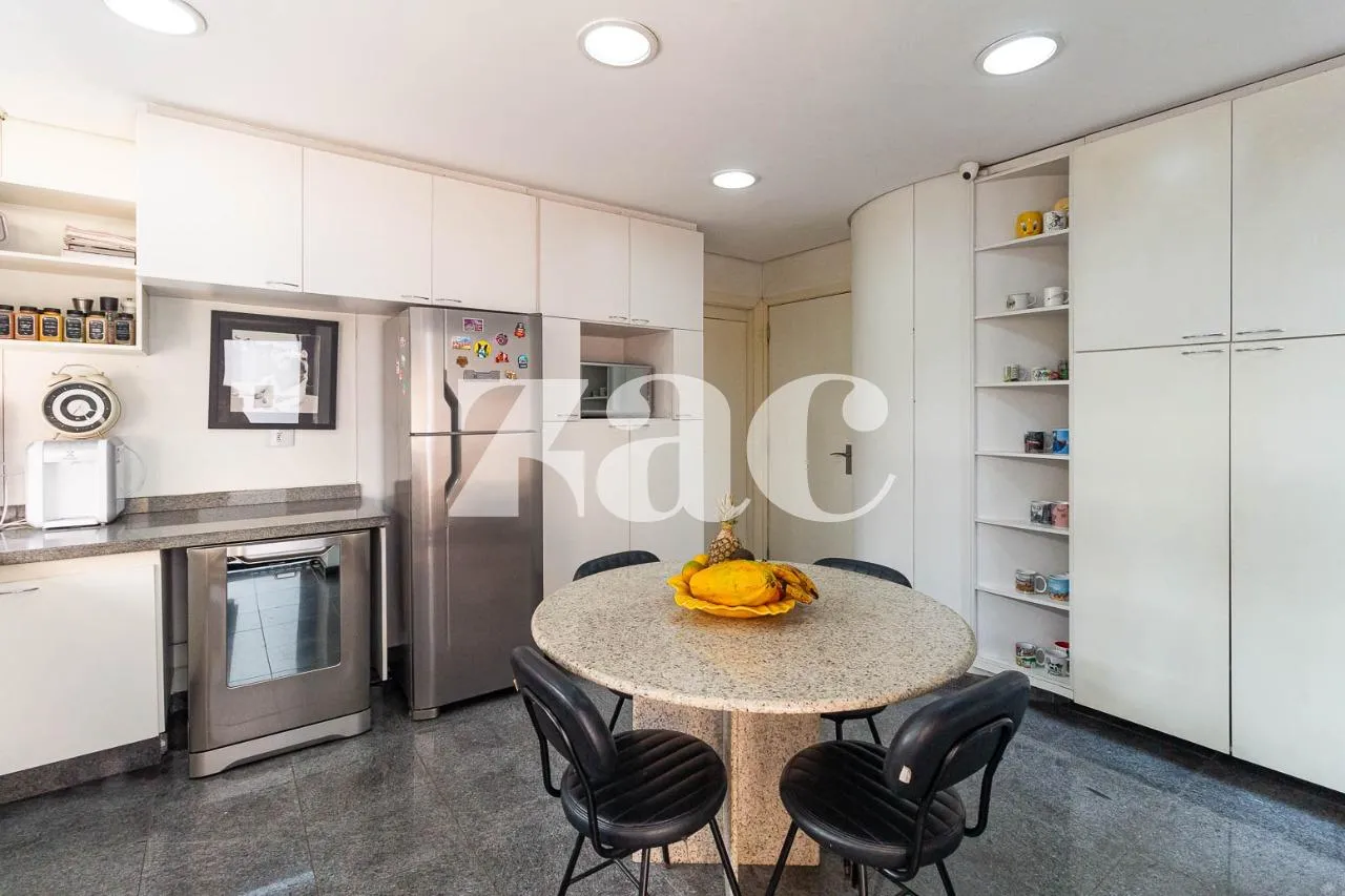 Casa com 5 suítes à venda em Alto De Pinheiros, São Paulo, por R$ 5.500.000 Imagem 39