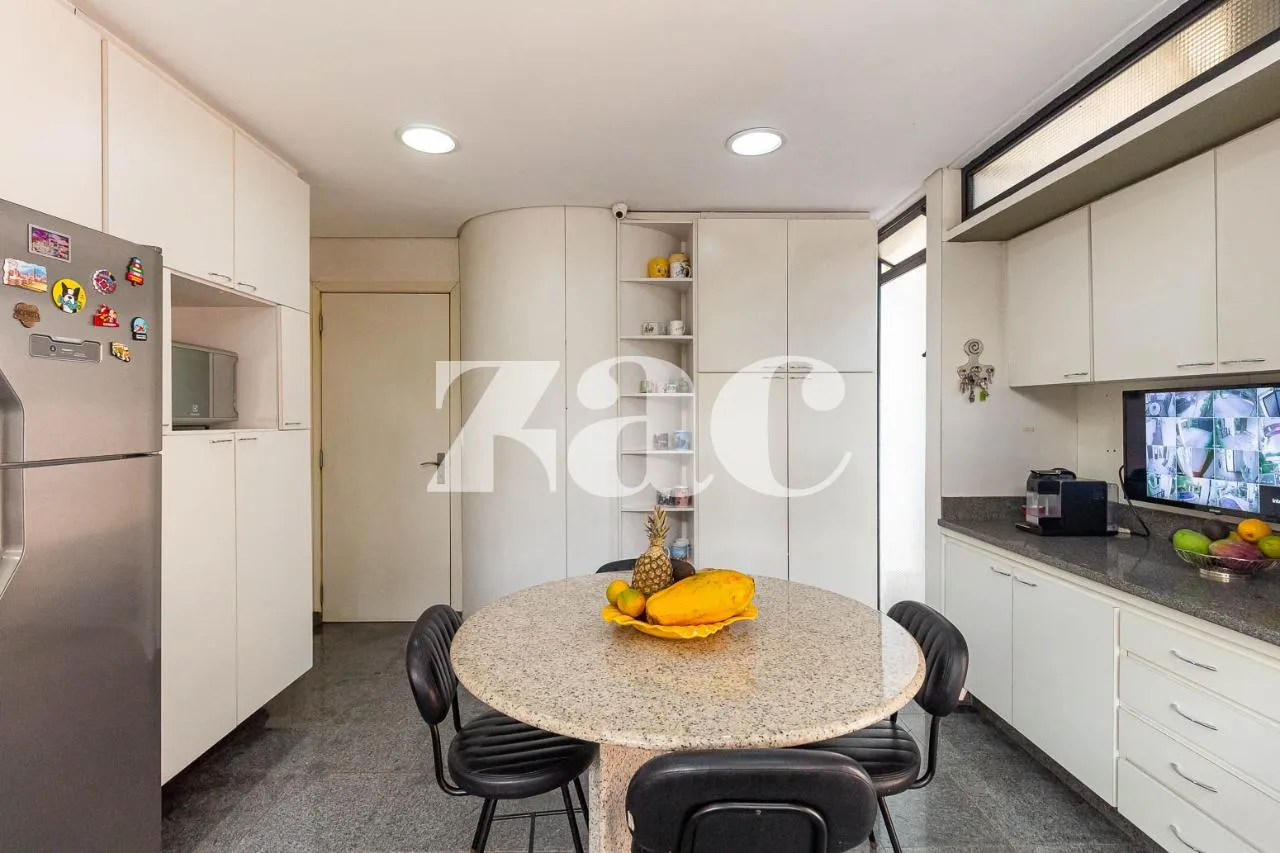 Casa com 5 suítes à venda em Alto De Pinheiros, São Paulo, por R$ 5.500.000 Imagem 37