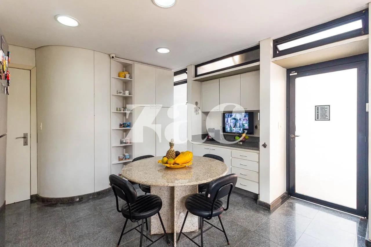 Casa com 5 suítes à venda em Alto De Pinheiros, São Paulo, por R$ 5.500.000 Imagem 38