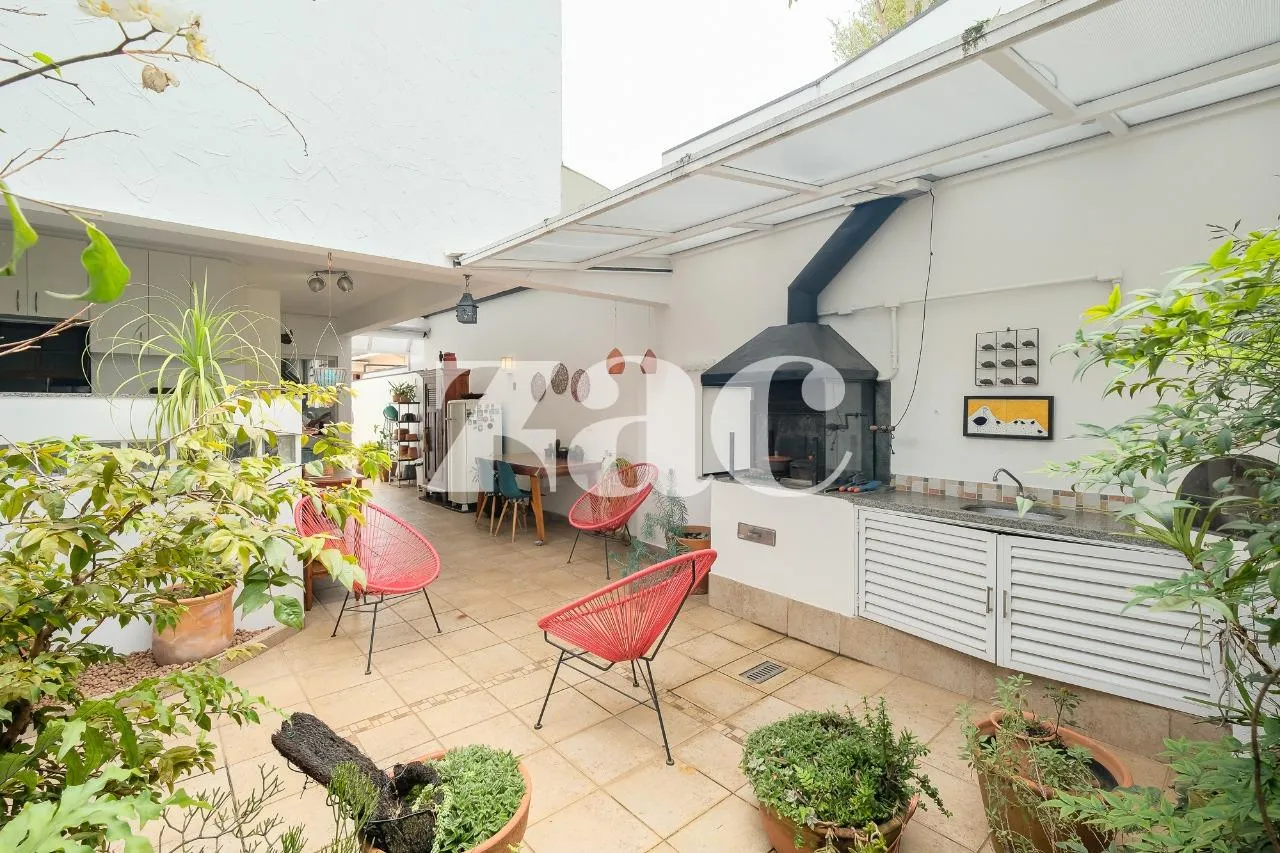 Casa com 2 suítes à venda em Vila Madalena, São Paulo, por R$ 2.370.000